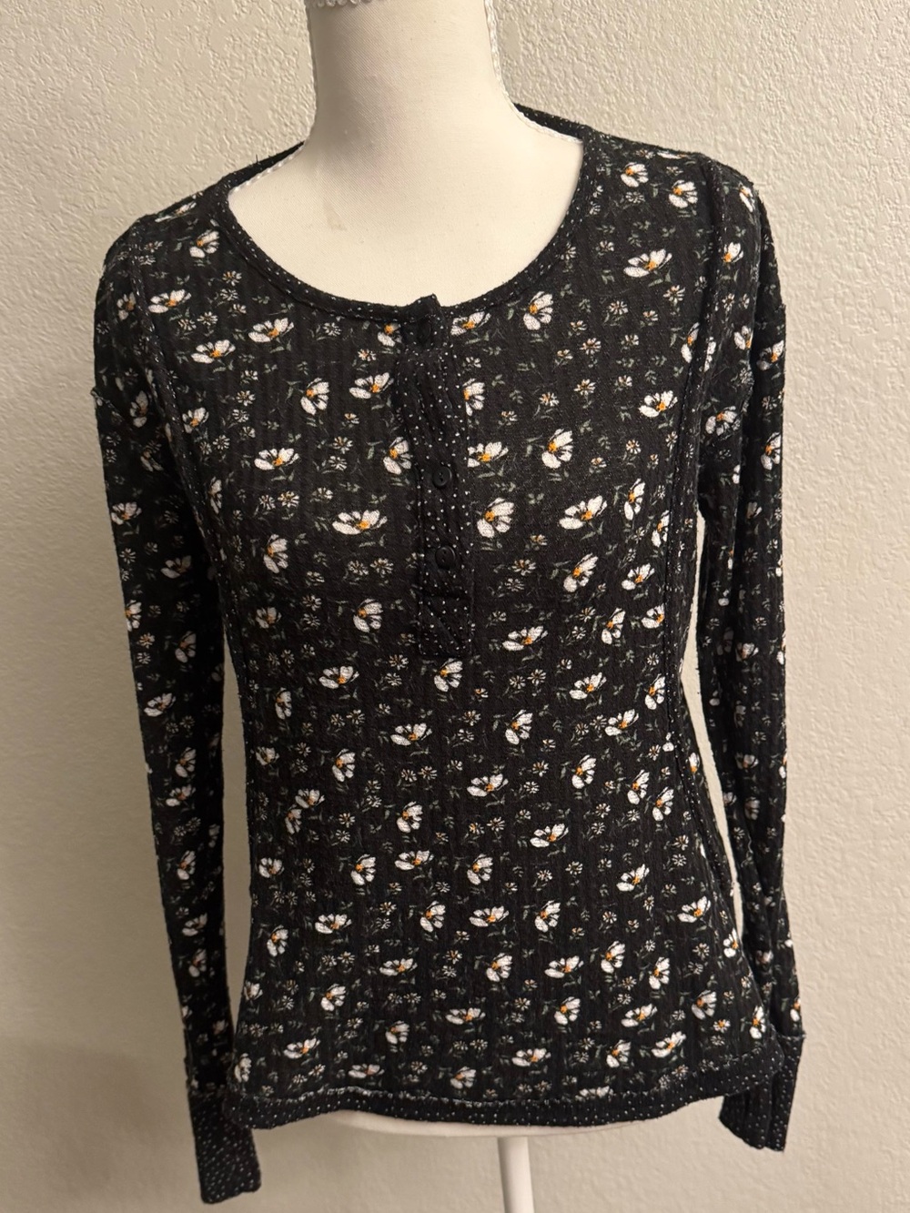 DR2 Black Floral Long Sleeve Henley Top